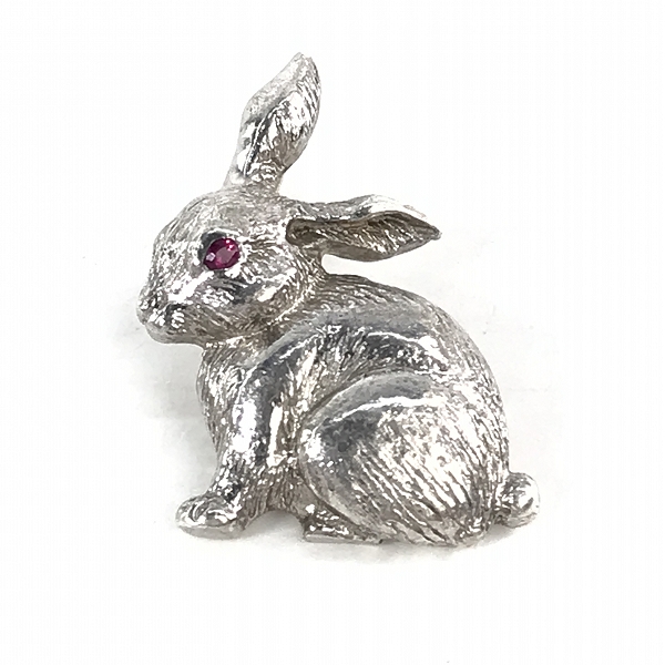 実際に弊社で買取させて頂いたJustin Davis/ジャスティンデイビス Lucky "B" Ruby eye うさぎ/ラビット ネックレスチャーム SPJ180の画像 1枚目