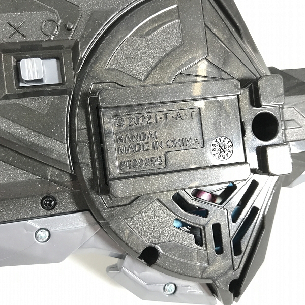 実際に弊社で買取させて頂いたBANDAI/バンダイ 仮面ライダーギーツ DXコマンドツインバックル&レイジングソード/マグナムレイズバックル 等 6点セットの画像 1枚目