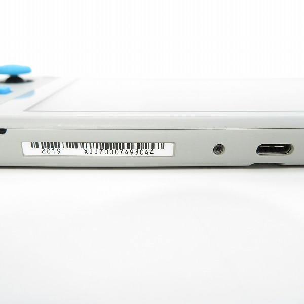 実際に弊社で買取させて頂いたNintendo switch lite/ニンテンドースイッチライト ザシアン・ザマゼンタ ポケモン ソード・シールド モデル 本体のみ HDH-001の画像 3枚目