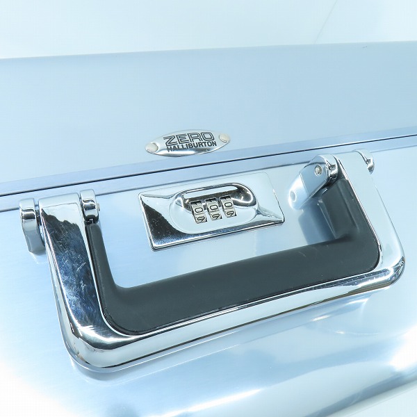 実際に弊社で買取させて頂いたZERO HALLIBURTON/ゼロハリバートン ダイヤルロック式 2輪 キャリーバッグ/スーツケースの画像 5枚目