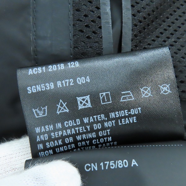 実際に弊社で買取させて頂いた【JPタグ】PRADA/プラダ ダウンジャケット ブラック SGN539/46の画像 5枚目