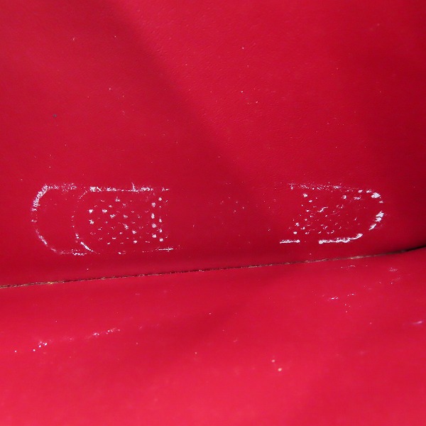 実際に弊社で買取させて頂いたLOUIS VUITTON/ルイ・ヴィトン モノグラムヴェルニ ジッピーウォレット/長財布 M90200 の画像 6枚目