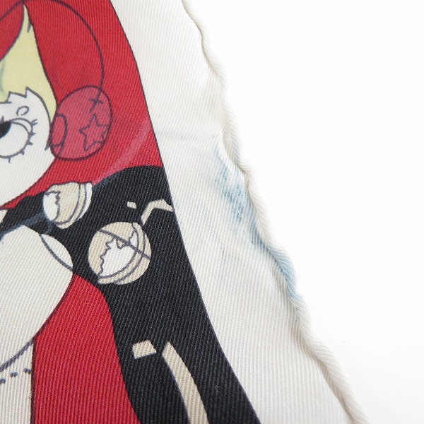 実際に弊社で買取させて頂いたHERMES/エルメス カレ70 Un Week-End dans l'Espace 気ままな週末 スカーフ/ストール レッドの画像 3枚目