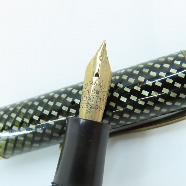 実際に弊社で買取させて頂いたWARRANTED/ワランテッド ペン先刻印14ct 総柄 ヴィンテージ万年筆