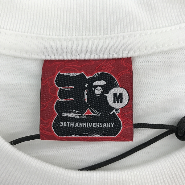 実際に弊社で買取させて頂いた【未使用】A BATHING APE/アベイジングエイプ 30TH ANNIVERSARY APE HEAD TEE/30周年記念限定 エイプヘッド Tシャツ/Mの画像 2枚目