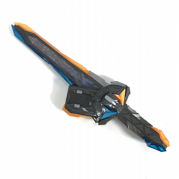 実際に弊社で買取させて頂いたBANDAI/バンダイ 仮面ライダーギーツ DXコマンドツインバックル&レイジングソード/マグナムレイズバックル 等 6点セットの画像 2枚目