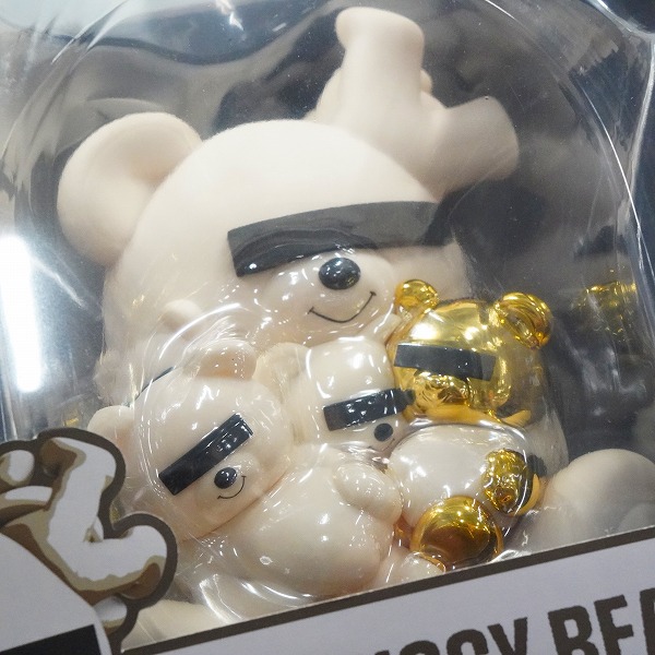 実際に弊社で買取させて頂いた【未開封】UNDER COVER×DENSUKE28×MEDICOM TOY/アンダーカバー VCD BUGGY BEAR 目隠しベア フィギュアの画像 4枚目