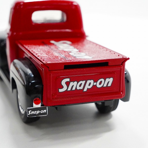 実際に弊社で買取させて頂いたSnap-on/スナップオン 1/25 1948 FORD F-1 HOT ROD PICKUP LIMITED EDITION ミニカー 貯金箱の画像 5枚目