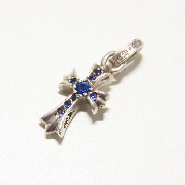 実際に弊社で買取させて頂いたCHROME HEARTS/クロムハーツ CRS BBYFAT SAPH/CHクロスベビーファット チャームｗ/サファイア