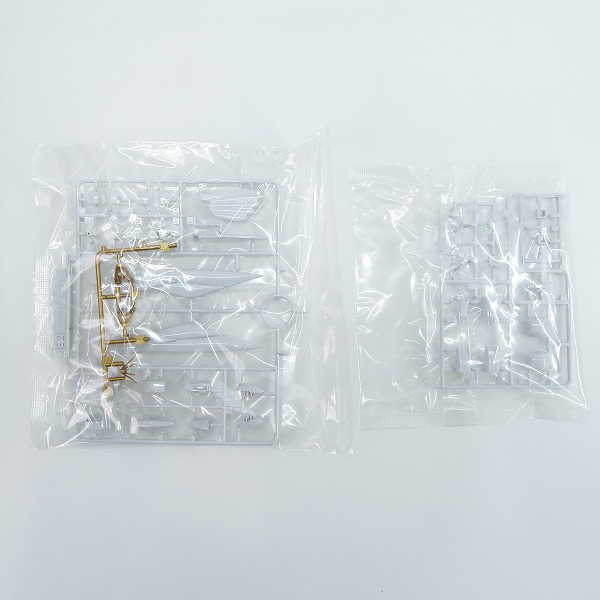 実際に弊社で買取させて頂いた【未組立】BANDAI/バンダイ RG 1/144 ウイングガンダム ゼロ EW & ドライツバーク チタニウムフィニッシュ ガンプラ/プレバンの画像 4枚目