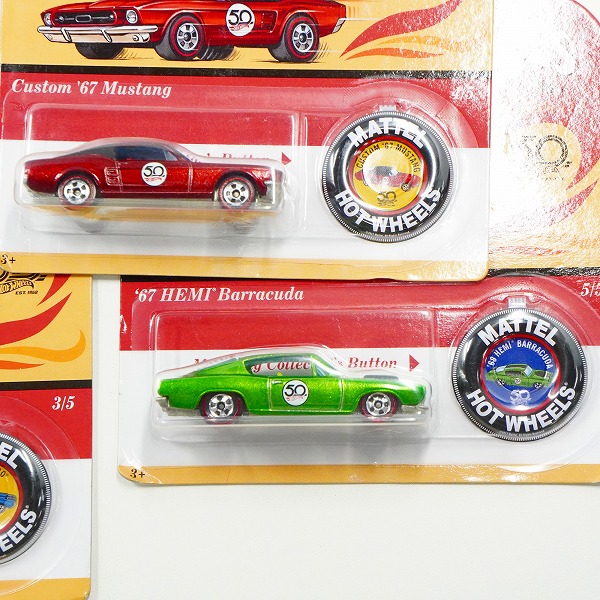 実際に弊社で買取させて頂いた【未開封】Hot Wheels/ホットウィール 50周年記念限定 ボタン付き 1968 Cougar/Volkswagen Beetle/'67 Camaro 他 5点セットの画像 3枚目