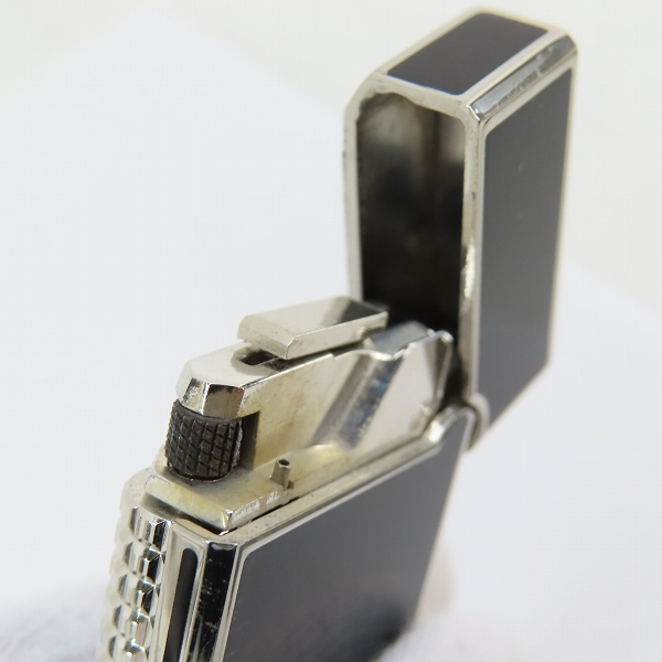 実際に弊社で買取させて頂いたGIVENCHY/ジバンシー ガスライター ブラック/シルバーの画像 5枚目