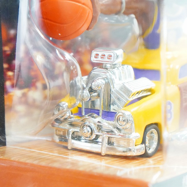 実際に弊社で買取させて頂いた【未開封】Hot Wheels/ホットウィール マテル Radical Rides NBA レイカーズ コービー・ブライアント ミニカーの画像 4枚目