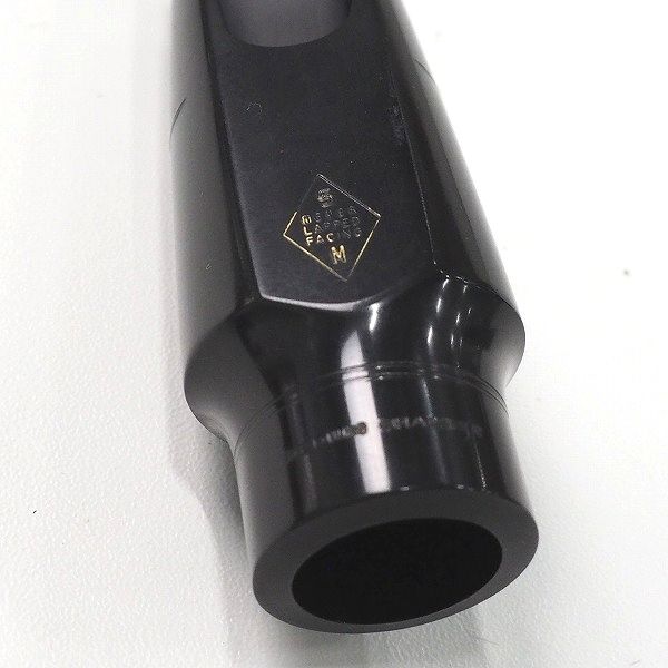 実際に弊社で買取させて頂いたMEYER/メイヤー 5MM アルトサックス用 マウスピース MR-402-5MM リガチャー・キャップ付の画像 6枚目