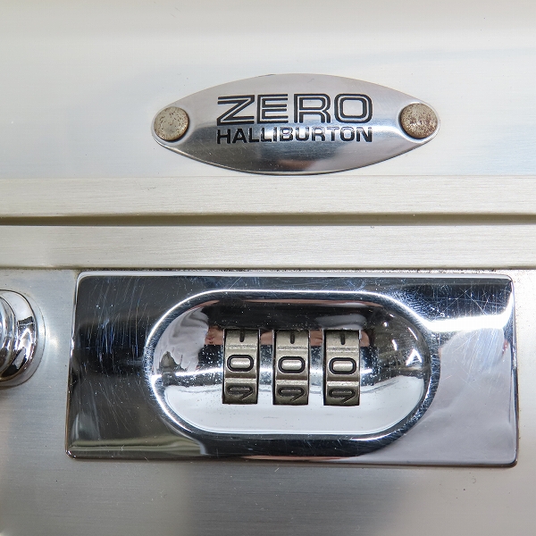実際に弊社で買取させて頂いたZERO HALLIBURTON/ゼロハリバートン ダイヤル式 ミニアタッシュケース ZLH-PGの画像 3枚目