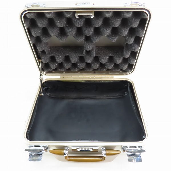 実際に弊社で買取させて頂いたZERO HALLIBURTON/ゼロハリバートン ダイヤル式 ミニアタッシュケース ZLH-PGの画像 4枚目