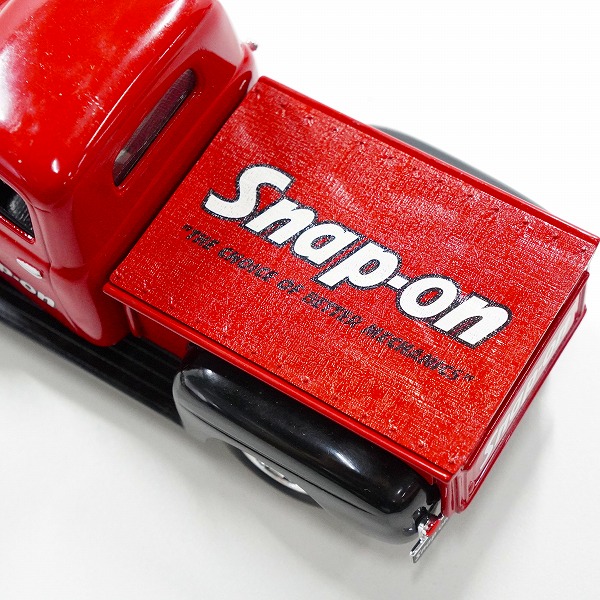 実際に弊社で買取させて頂いたSnap-on/スナップオン 1/25 1948 FORD F-1 HOT ROD PICKUP LIMITED EDITION ミニカー 貯金箱の画像 4枚目