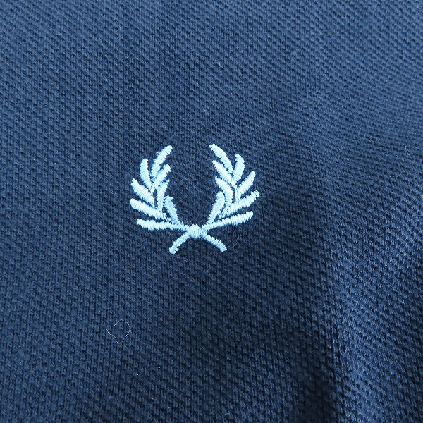 実際に弊社で買取させて頂いたFRED PERRY/フレッドペリー 半袖 ポロシャツ 胸刺繍 ネイビー 42の画像 2枚目