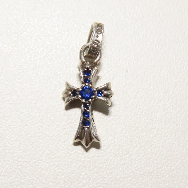 実際に弊社で買取させて頂いたCHROME HEARTS/クロムハーツ CRS BBYFAT SAPH/CHクロスベビーファット チャームｗ/サファイアの画像 1枚目