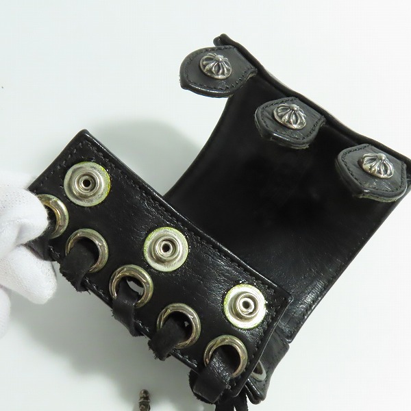 実際に弊社で買取させて頂いたCHROMEHEARTS/クロムハーツ レザー ワイドブレスレット/スモールCHクロス/クロスボール/グロメットの画像 6枚目