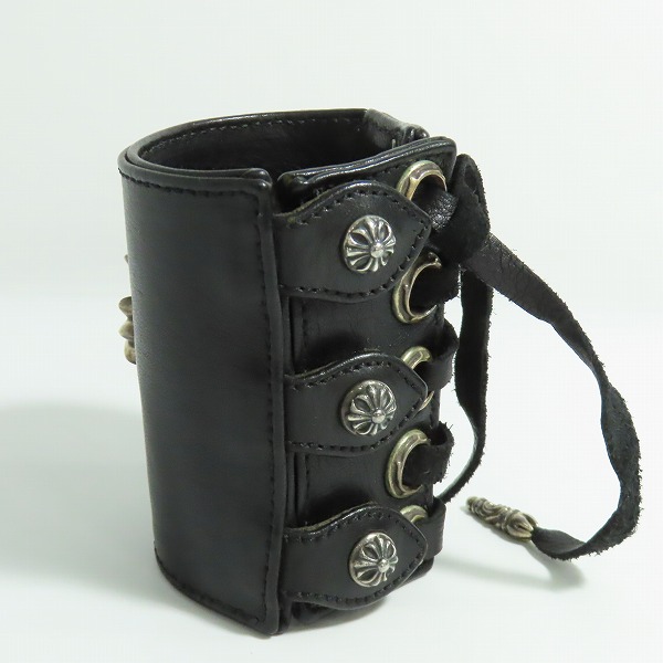 実際に弊社で買取させて頂いたCHROMEHEARTS/クロムハーツ レザー ワイドブレスレット/スモールCHクロス/クロスボール/グロメットの画像 2枚目