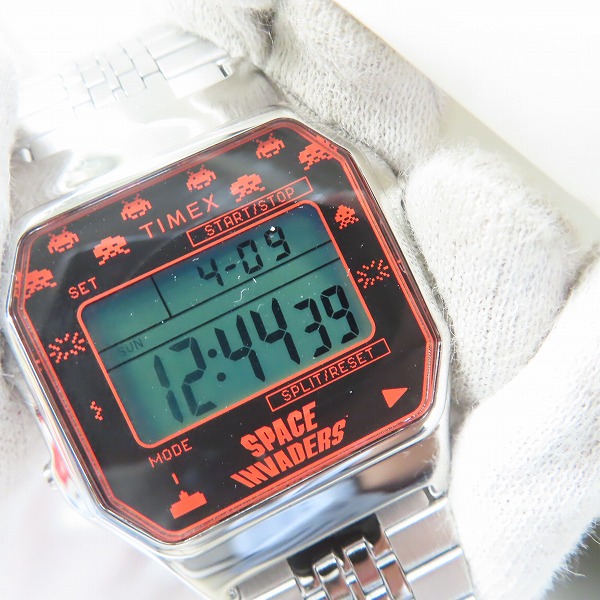 実際に弊社で買取させて頂いた(4)TIMEX/タイメックス スペースインベーダー  腕時計 TW2V30000の画像 5枚目