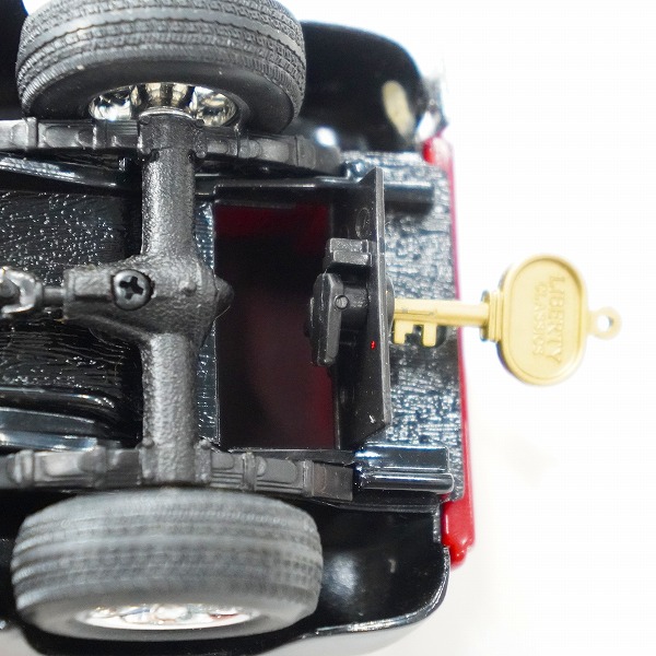 実際に弊社で買取させて頂いたSnap-on/スナップオン 1/25 1948 FORD F-1 HOT ROD PICKUP LIMITED EDITION ミニカー 貯金箱の画像 8枚目