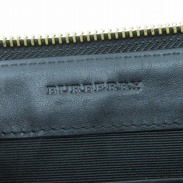 実際に弊社で買取させて頂いたBURBERRYS/バーバリー グラフィティ ロゴ チェック レザー 総柄 クラッチバッグ/セカンドバッグの画像 4枚目
