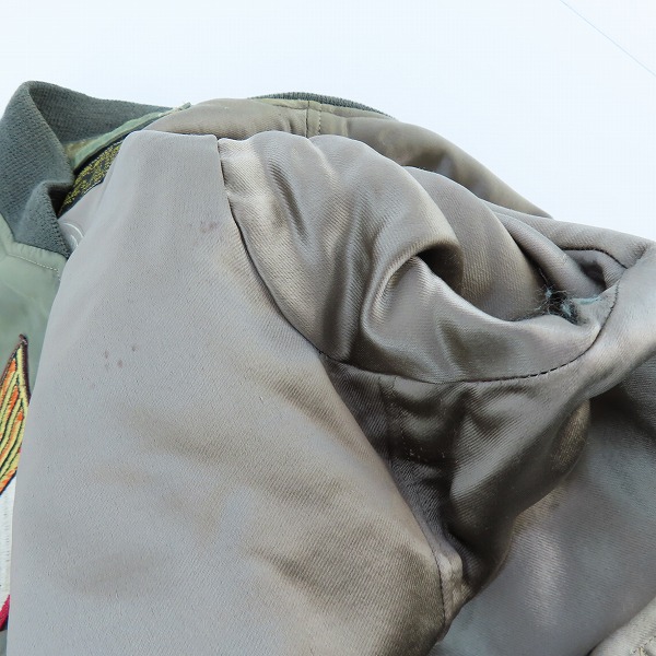 実際に弊社で買取させて頂いたBUZZ RICKSON'S/バズリクソンズ L-2B ワッペン フライトジャケット BR11132 /Mの画像 6枚目