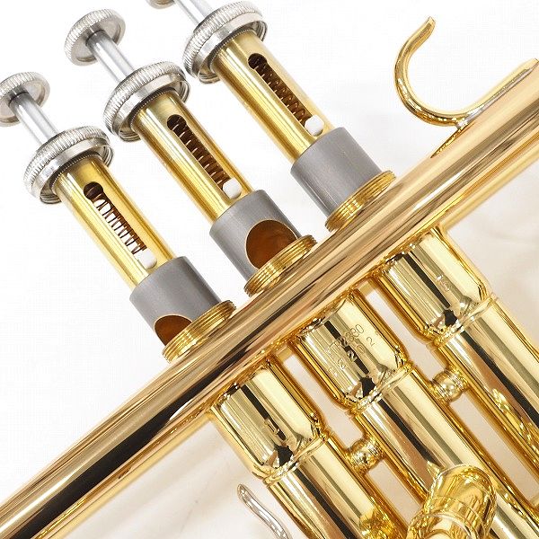 実際に弊社で買取させて頂いた★【美品】YAMAHA/ヤマハ YTR-2330/YTR2330 トランペット ゴールドラッカー仕上げ ハードケース付の画像 4枚目