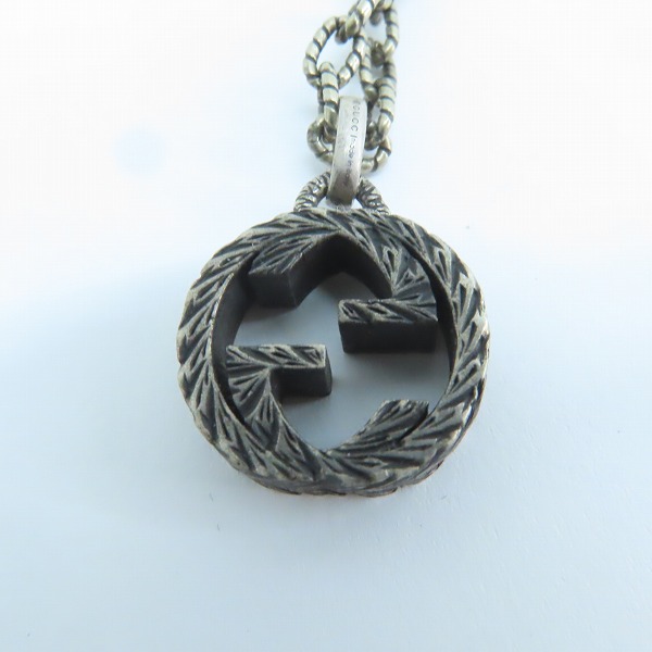 実際に弊社で買取させて頂いたGUCCI/グッチ インターロッキングGGロゴ 印唐草模様 アラベスク ネックレス/ペンダントの画像 2枚目