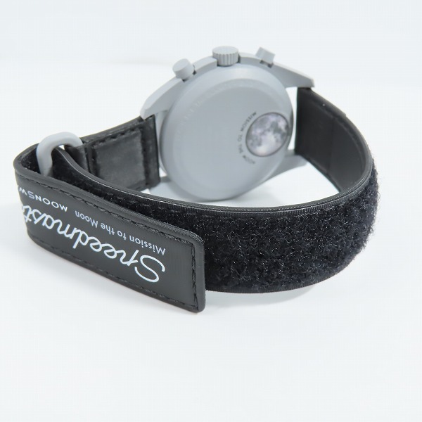 実際に弊社で買取させて頂いた【保証期間内】OMEGA×SWATCH/オメガ×スウォッチ スピードマスターMOONSWATCH MISSON TO THE MOON/ムーンスウォッチ SO33M100の画像 2枚目