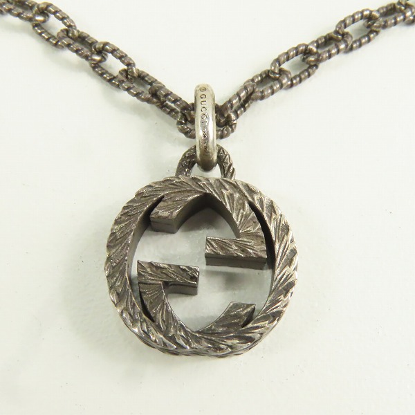 実際に弊社で買取させて頂いたGUCCI/グッチ インターロッキングGGロゴ 印唐草模様 アラベスク ネックレス/ペンダントの画像 1枚目