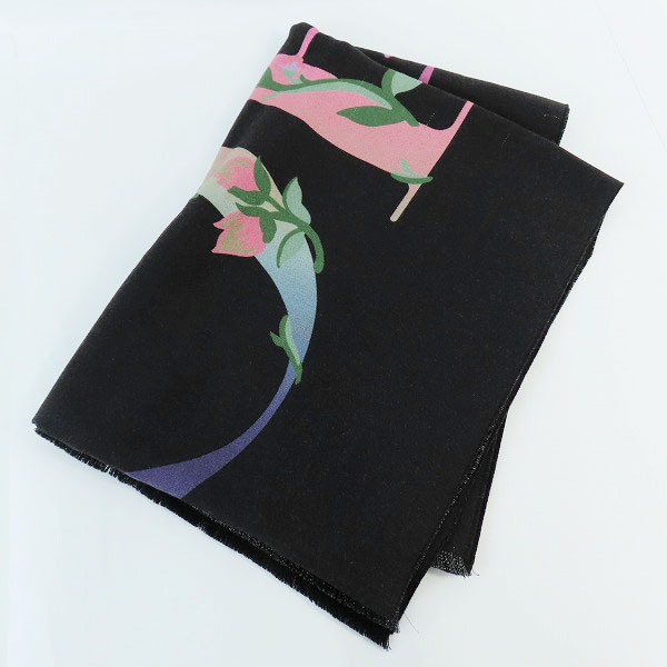 実際に弊社で買取させて頂いたDior/ディオール キムジョーンズ期 Fleurs ロゴ/花柄 ウール 大判ストール 11E0003A0455