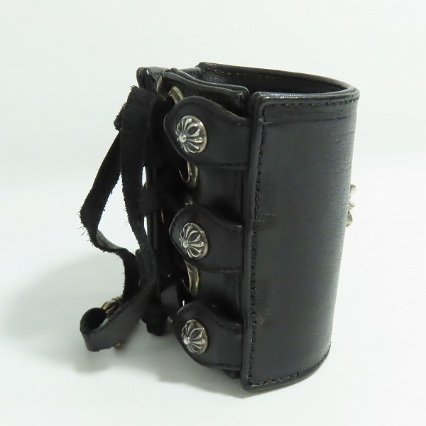 実際に弊社で買取させて頂いたCHROMEHEARTS/クロムハーツ レザー ワイドブレスレット/スモールCHクロス/クロスボール/グロメットの画像 4枚目