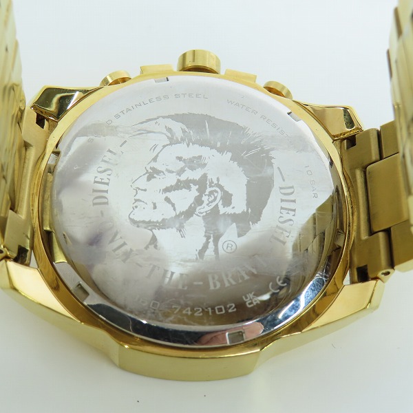 実際に弊社で買取させて頂いたDIESEL/ディーゼル MEGA CHIEF/メガチーフ クォーツ/クロノグラフ腕時計 ゴールド DZ-4360の画像 4枚目