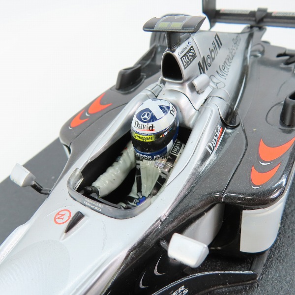 実際に弊社で買取させて頂いたHot Wheels/ホットウィール 1/18 McLaren マクラーレン F1 MP4 -15 D.クルサード 2000 #2 26740の画像 4枚目