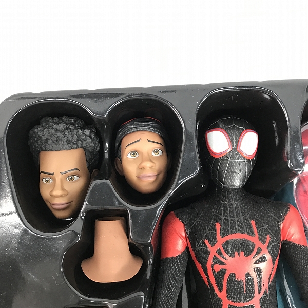 実際に弊社で買取させて頂いたHOTTOYS/ホットトイズ ムービー スパイダーマン：スパイダーバース 1/6 マイルス・モラレス MMS567の画像 2枚目