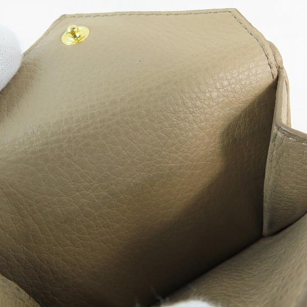 実際に弊社で買取させて頂いたPRADA/プラダ サフィアーノトライアングル レザー3つ折り財布 1MH021 の画像 8枚目