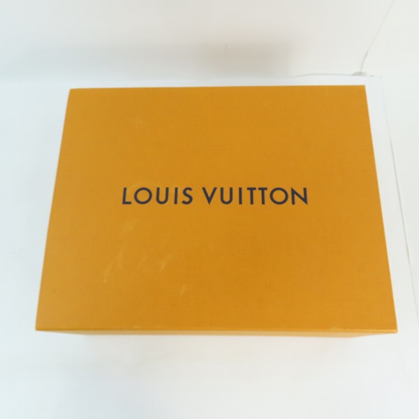 実際に弊社で買取させて頂いたLOUIS VUITTON/ルイヴィトン LVオリライン レザー モノグラム スニーカー  ホワイト×ネイビー FA0211/8の画像 9枚目