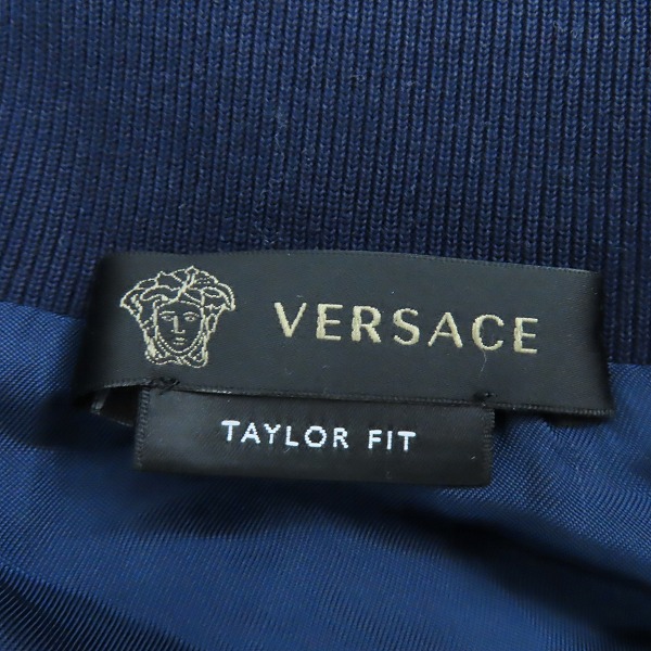 実際に弊社で買取させて頂いた【JPタグ】VERSACE/ヴェルサーチ メデューサ ロゴ トラック ジャケット A84842/Mの画像 2枚目