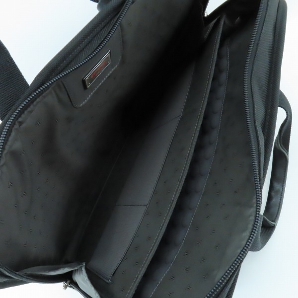 実際に弊社で買取させて頂いたTUMI/トゥミ G4.4 コンパクト ラージ スクリーン コンピュータ ブリーフケース 26114D4の画像 3枚目