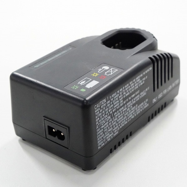 実際に弊社で買取させて頂いたSnap-on/スナップオン CTC772A 14.4V 充電器 バッテリーチャージャー 動作未確認の画像 2枚目