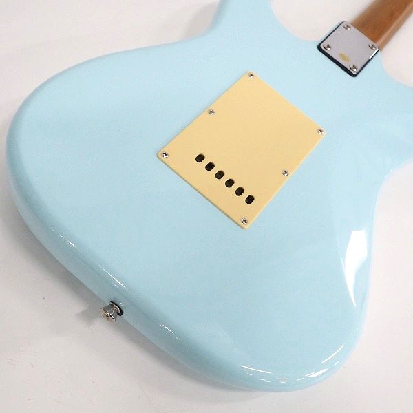 実際に弊社で買取させて頂いた★Bacchus/バッカス UNIVERSE SERIES ストラトキャスターType SSH エレキギター ソフトケース付の画像 7枚目