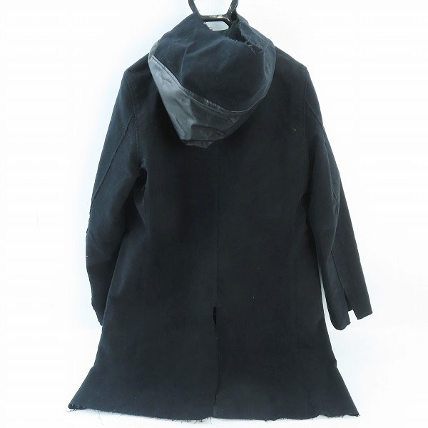 実際に弊社で買取させて頂いたISAMU KATAYAMA BACKLASH/バックラッシュ ラムレザー 切替 フーデッドコート 1471-03/ブラック/Mの画像 1枚目