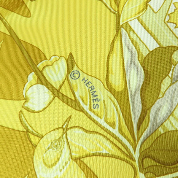 実際に弊社で買取させて頂いたHERMES/エルメス カレ90 ニューイングランドの庭 シルク大判スカーフの画像 3枚目