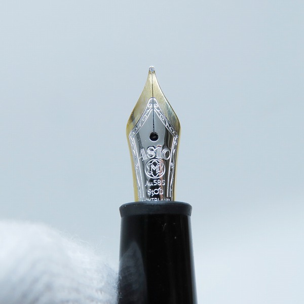 実際に弊社で買取させて頂いたMont Blanc/モンブラン 万年筆 マイスターシュテュック プラチナ クラシック 106521/ペン先 4810 Au585 の画像 1枚目