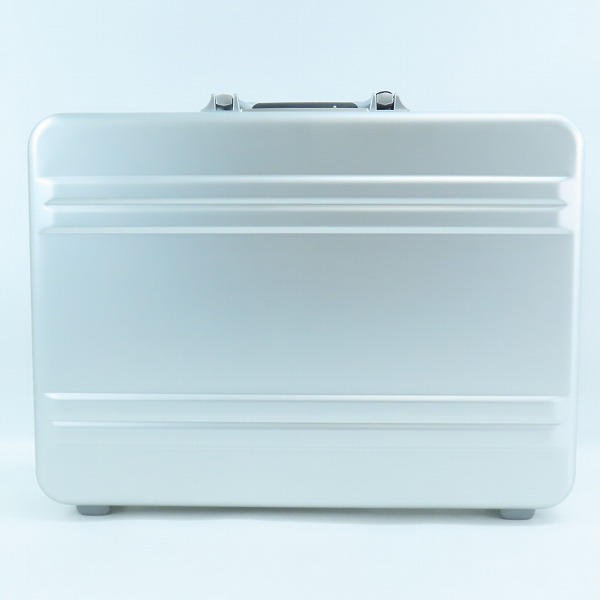 実際に弊社で買取させて頂いた【未使用】ZERO HALLIBURTON/ゼロハリバートン スリムライン アタッシュケース シルバー 9438805