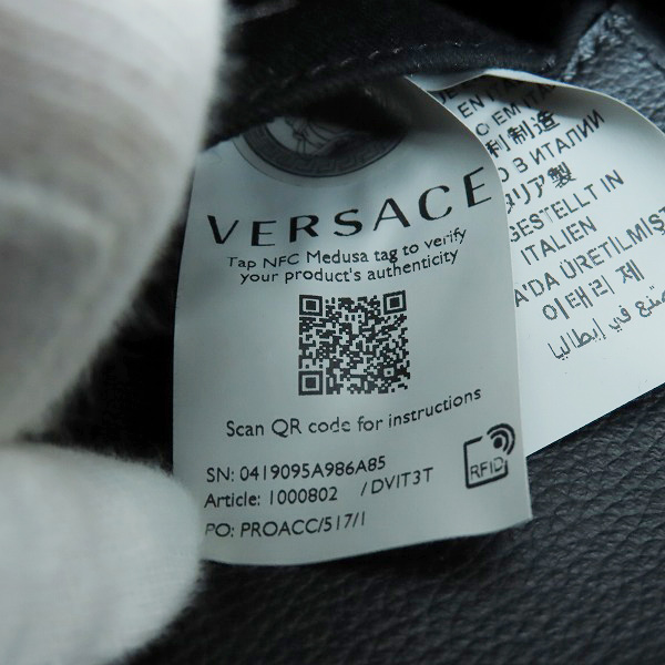 実際に弊社で買取させて頂いたVersace/ヴェルサーチ La Medusa small hobo bag Black/メデューサスモールホーボーバッグ ブラックの画像 6枚目