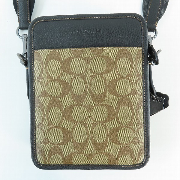 実際に弊社で買取させて頂いたCOACH/コーチ サリバン クロスボディ ブロックド シグネチャー キャンバス ショルダーバッグ CC090